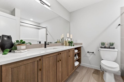 5406 6 Street Sw, Calgary, AB - Indoor Photo Showing Bathroom