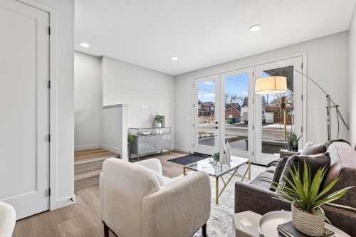 5406 6 Street Sw, Calgary, AB - Indoor Photo Showing Living Room