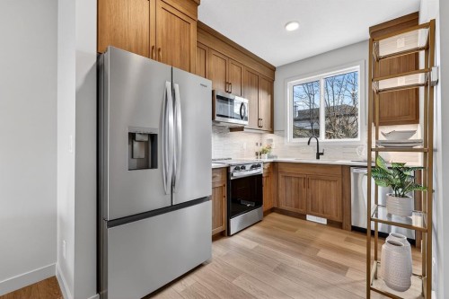 5406 6 Street Sw, Calgary, AB - Indoor Photo Showing Kitchen