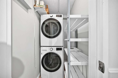 503-8948 Elbow Drive Sw, Calgary, AB - Indoor Photo Showing Laundry Room