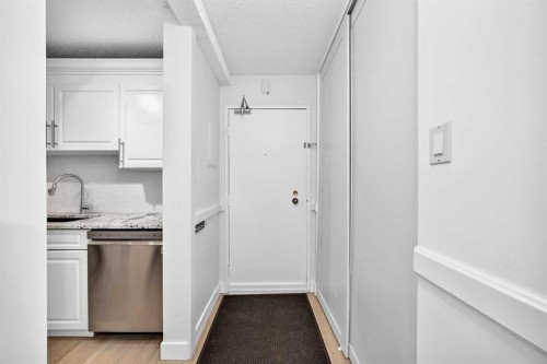 503-8948 Elbow Drive Sw, Calgary, AB - Indoor