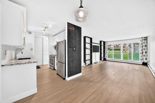 503-8948 Elbow Drive Sw, Calgary, AB - Indoor Photo Showing Kitchen