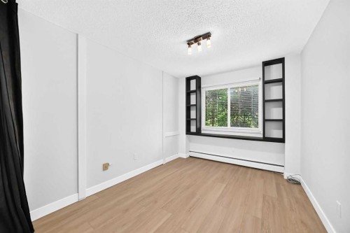 503-8948 Elbow Drive Sw, Calgary, AB - Indoor Photo Showing Other Room