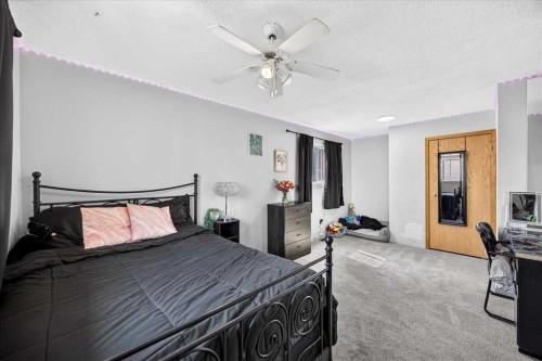 80 Templevale Way Ne, Calgary, AB - Indoor Photo Showing Bedroom