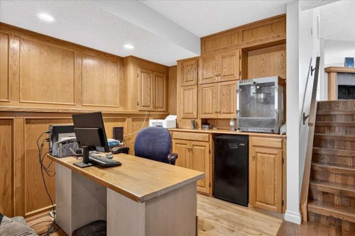 80 Templevale Way Ne, Calgary, AB - Indoor Photo Showing Office
