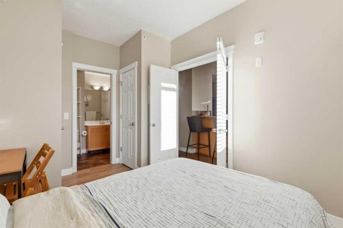 536-990 Centre Avenue Ne, Calgary, AB - Indoor Photo Showing Bedroom