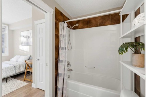 536-990 Centre Avenue Ne, Calgary, AB - Indoor Photo Showing Bathroom