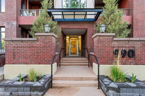536-990 Centre Avenue Ne, Calgary, AB - Outdoor With Balcony With Exterior
