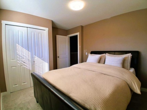 301 Ranch Ridge Meadow, Strathmore, AB - Indoor Photo Showing Bedroom
