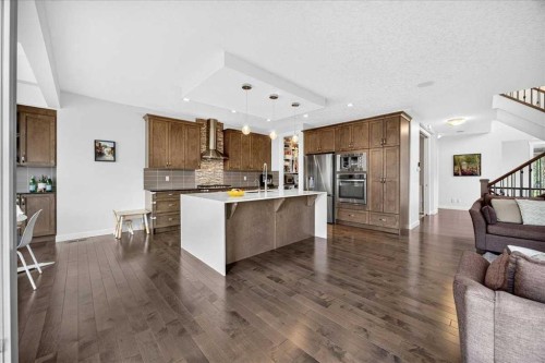 546 Sherwood Boulevard Nw, Calgary, AB - Indoor Photo Showing Kitchen