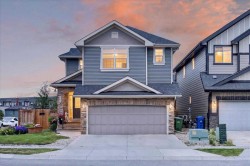 546 Sherwood Boulevard NW Calgary, AB T3R 0R7