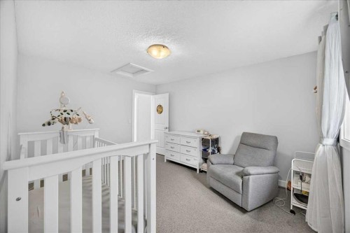 546 Sherwood Boulevard Nw, Calgary, AB - Indoor