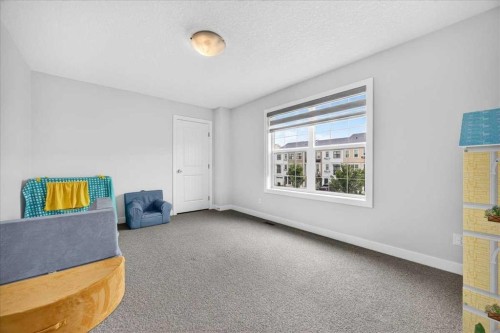 546 Sherwood Boulevard Nw, Calgary, AB - Indoor Photo Showing Other Room