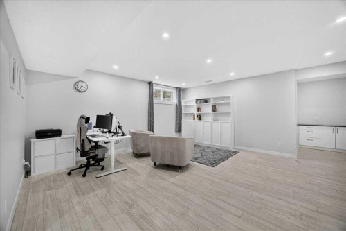546 Sherwood Boulevard Nw, Calgary, AB - Indoor