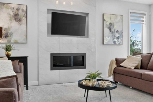 546 Sherwood Boulevard Nw, Calgary, AB - Indoor Photo Showing Living Room