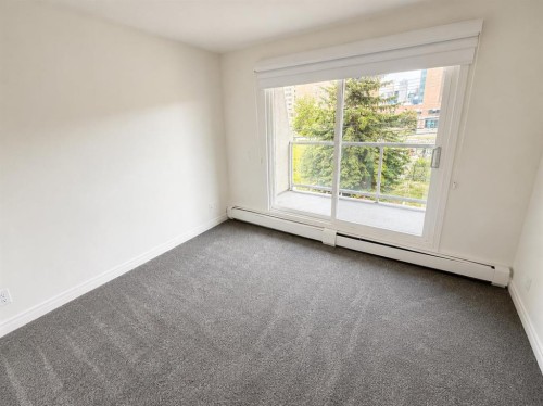 10-210 25 Avenue Sw, Calgary, AB - Indoor Photo Showing Other Room