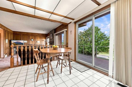 1148 Edgemont Road Nw, Calgary, AB - Indoor Photo Showing Other Room