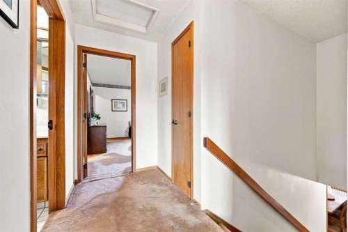 1148 Edgemont Road Nw, Calgary, AB - Indoor Photo Showing Other Room
