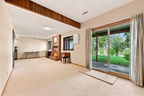 1148 Edgemont Road Nw, Calgary, AB - Indoor Photo Showing Other Room