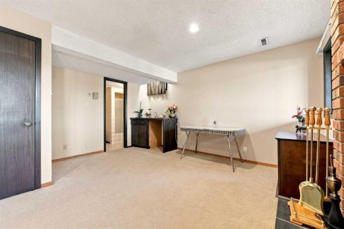 1148 Edgemont Road Nw, Calgary, AB - Indoor