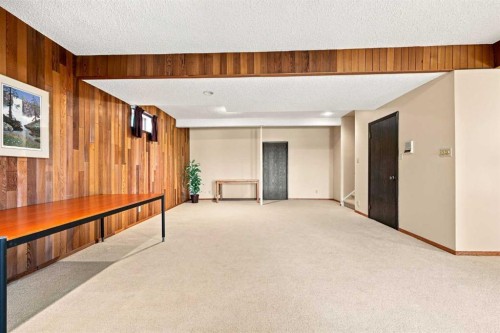 1148 Edgemont Road Nw, Calgary, AB - Indoor Photo Showing Other Room