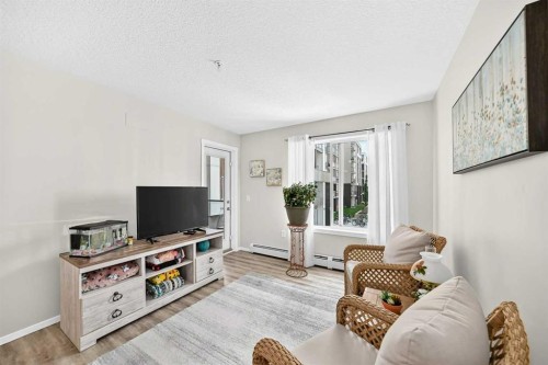 3222-4641 128 Avenue Ne, Calgary, AB - Indoor Photo Showing Other Room