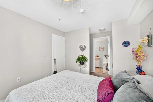 3222-4641 128 Avenue Ne, Calgary, AB - Indoor Photo Showing Bedroom