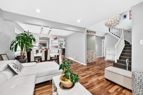 139 Hawkville Close Nw, Calgary, AB - Indoor Photo Showing Living Room
