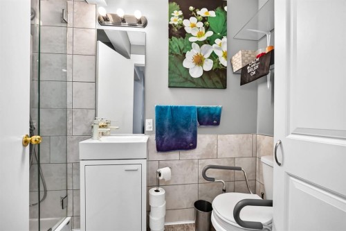 139 Hawkville Close Nw, Calgary, AB - Indoor Photo Showing Bathroom