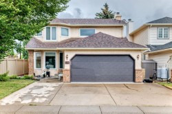 139 Hawkville Close NW Calgary, AB T3G 3C3