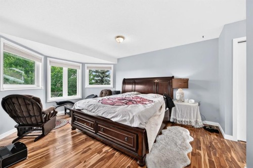 139 Hawkville Close Nw, Calgary, AB - Indoor Photo Showing Bedroom