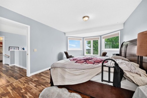 139 Hawkville Close Nw, Calgary, AB - Indoor Photo Showing Bedroom