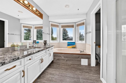 139 Hawkville Close Nw, Calgary, AB - Indoor Photo Showing Bathroom