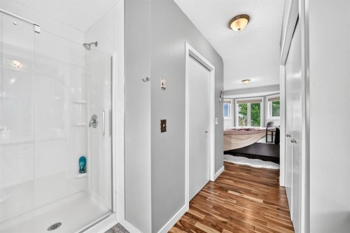 139 Hawkville Close Nw, Calgary, AB - Indoor Photo Showing Bathroom