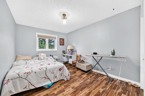 139 Hawkville Close Nw, Calgary, AB - Indoor Photo Showing Bedroom