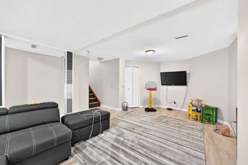 139 Hawkville Close Nw, Calgary, AB - Indoor