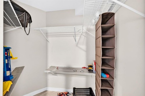 139 Hawkville Close Nw, Calgary, AB - Indoor With Storage