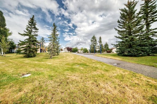 139 Hawkville Close Nw, Calgary, AB - Outdoor With View