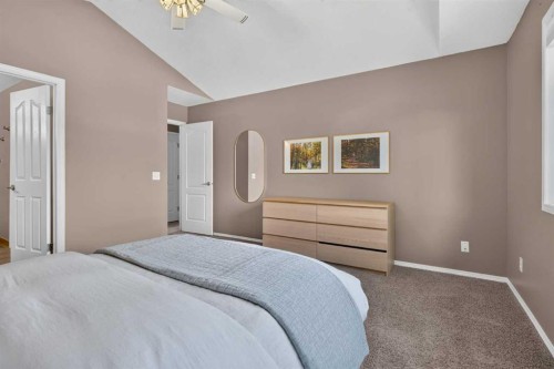 4 Citadel Manor Nw, Calgary, AB - Indoor Photo Showing Bedroom