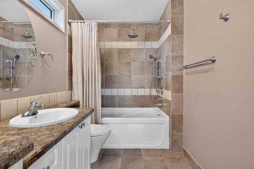 4 Citadel Manor Nw, Calgary, AB - Indoor Photo Showing Bathroom
