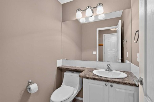 4 Citadel Manor Nw, Calgary, AB - Indoor Photo Showing Bathroom