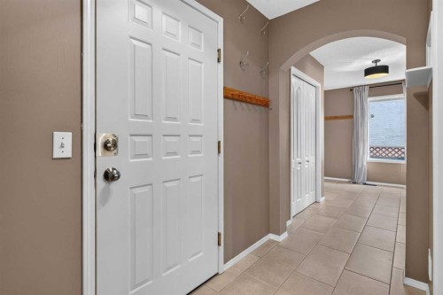 4 Citadel Manor Nw, Calgary, AB - Indoor Photo Showing Other Room