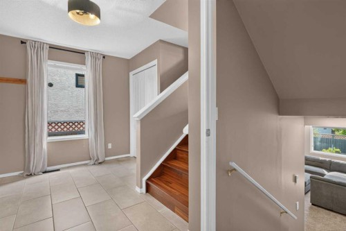 4 Citadel Manor Nw, Calgary, AB - Indoor Photo Showing Other Room
