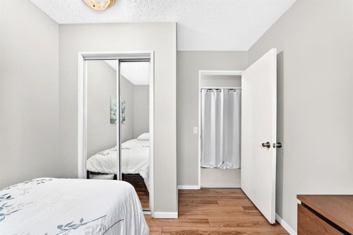 1949 Lytton Crescent Se, Calgary, AB - Indoor Photo Showing Bedroom