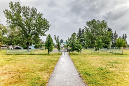 1949 Lytton Crescent Se, Calgary, AB - Outdoor