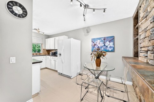1949 Lytton Crescent Se, Calgary, AB - Indoor Photo Showing Kitchen