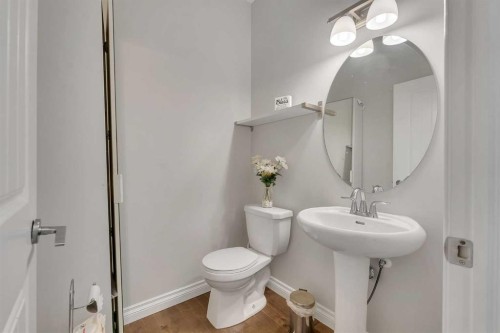 288 Evansborough Way Nw, Calgary, AB - Indoor Photo Showing Bathroom
