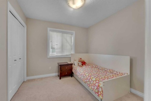 288 Evansborough Way Nw, Calgary, AB - Indoor Photo Showing Bedroom