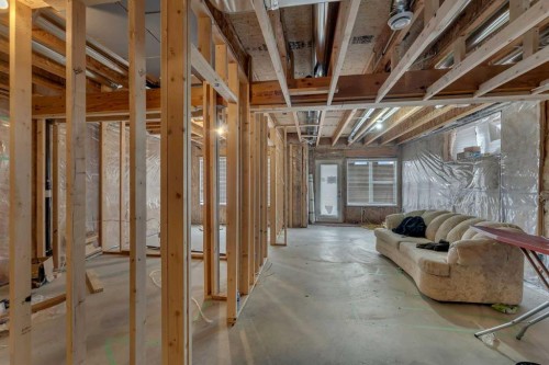 288 Evansborough Way Nw, Calgary, AB - Indoor