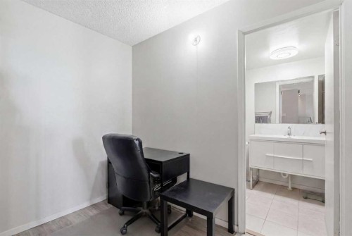 2704-221 6 Avenue Se, Calgary, AB - Indoor Photo Showing Office